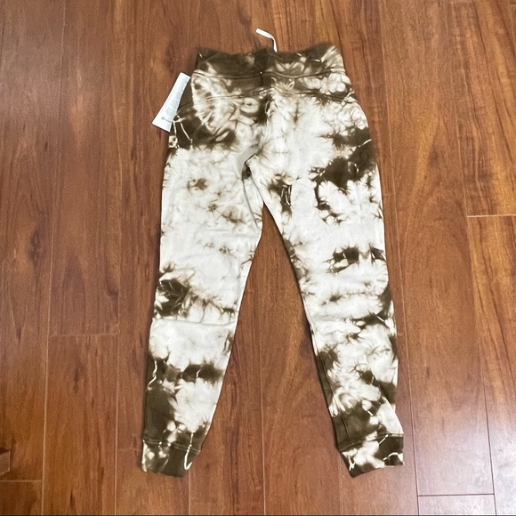 New LULULEMON Warm Down Jogger Tie Dye Earth Day Sand Size 4 - Picture 5 of 11